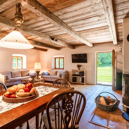 Ferienhaus Noestlbach Pittenhart エクステリア 写真